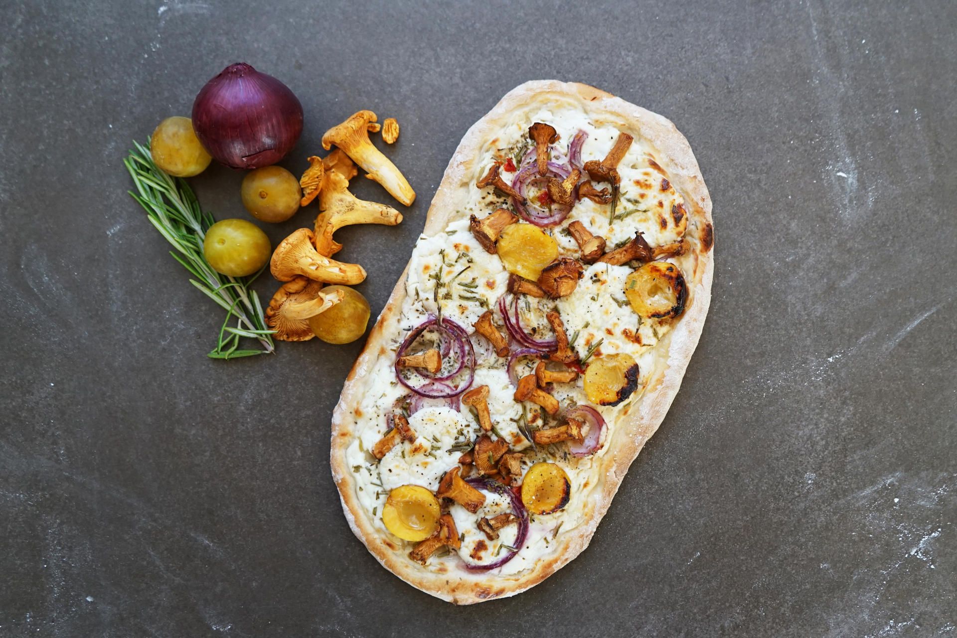 Pizza_Agosto_mit_Pfifferlingen