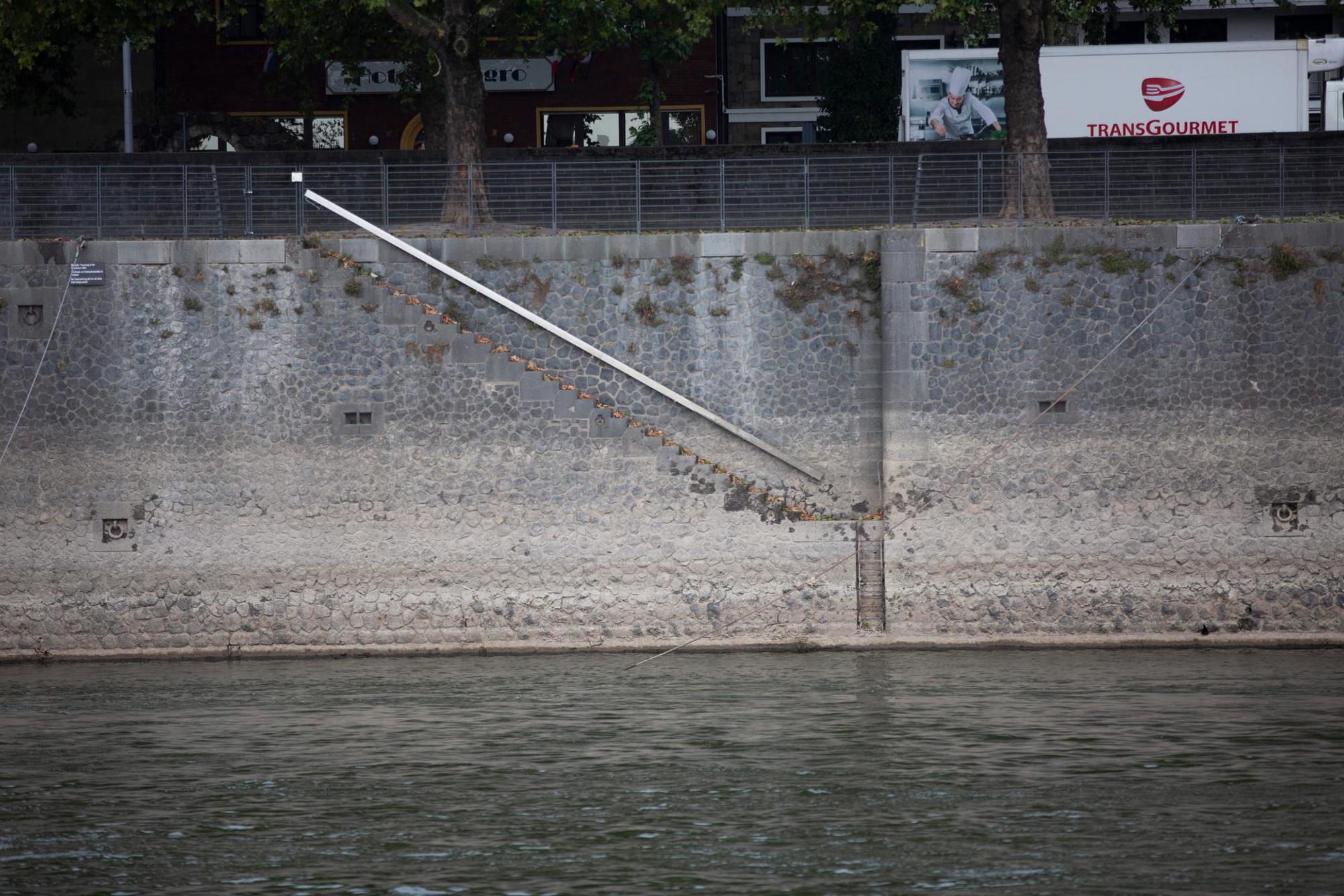 KR Rhein Kaimauer