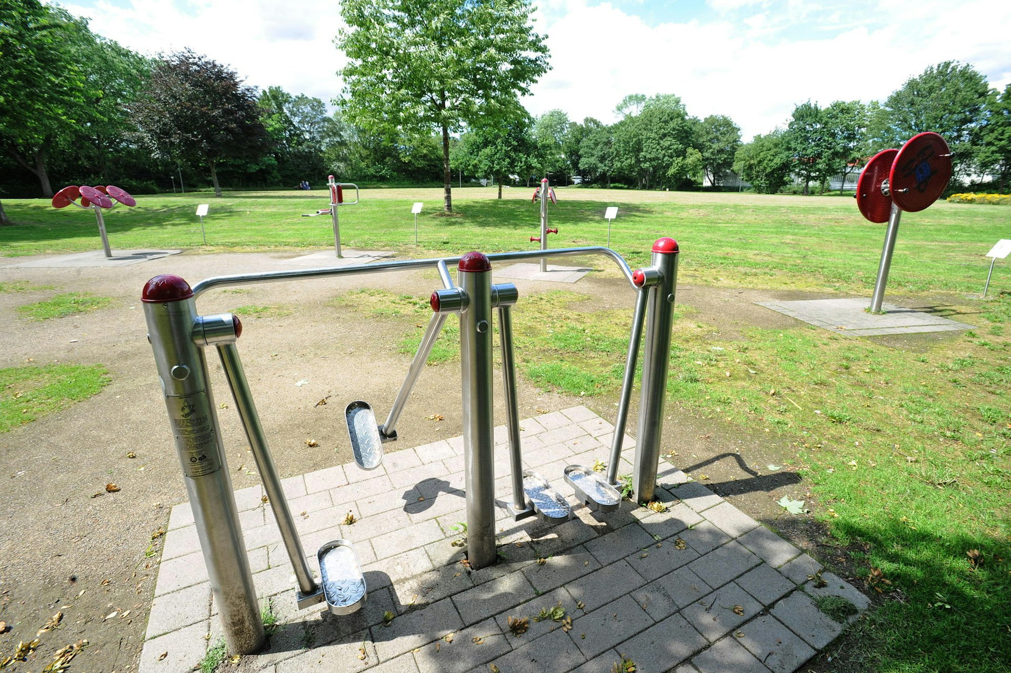 LE_fitnessgeraete_friedenspark(10)