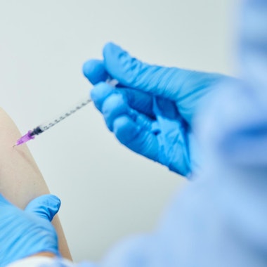 Corona-Impfung dpa 281022