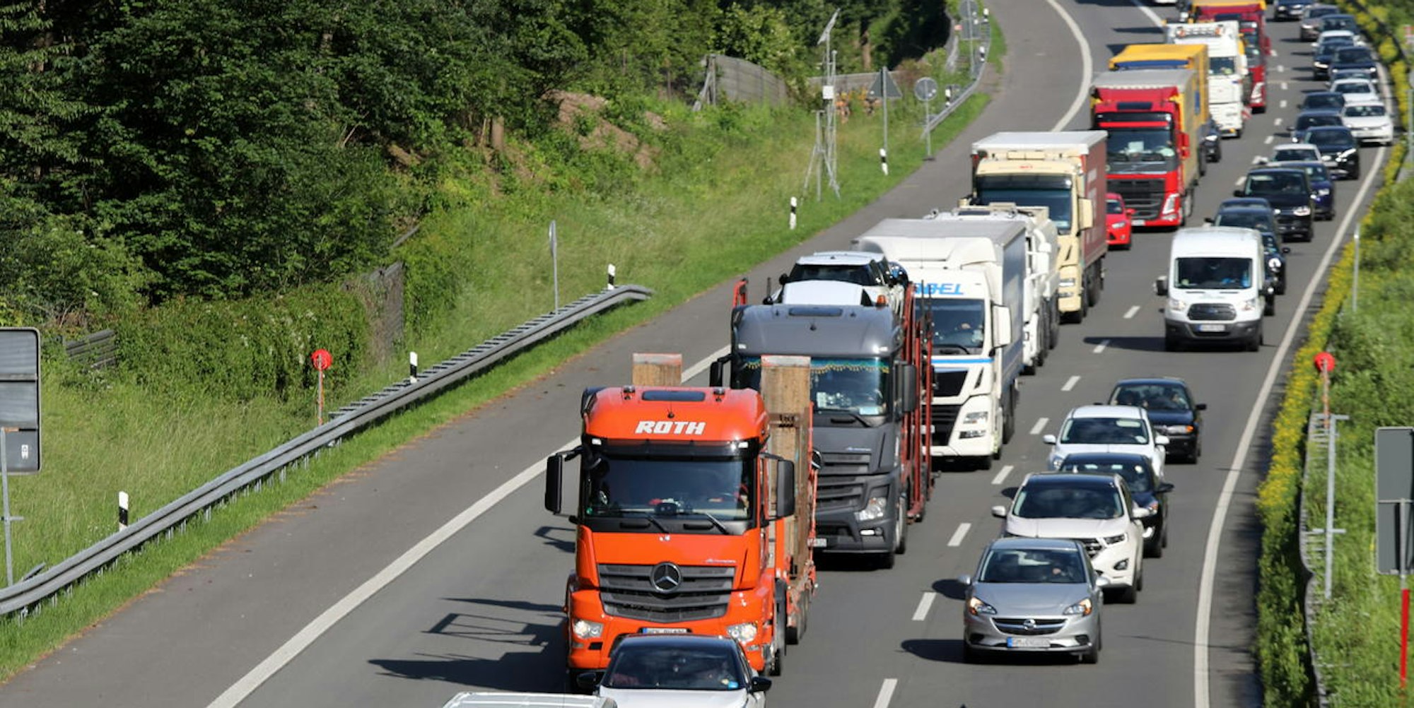 Stau Holzbachtalbrücke