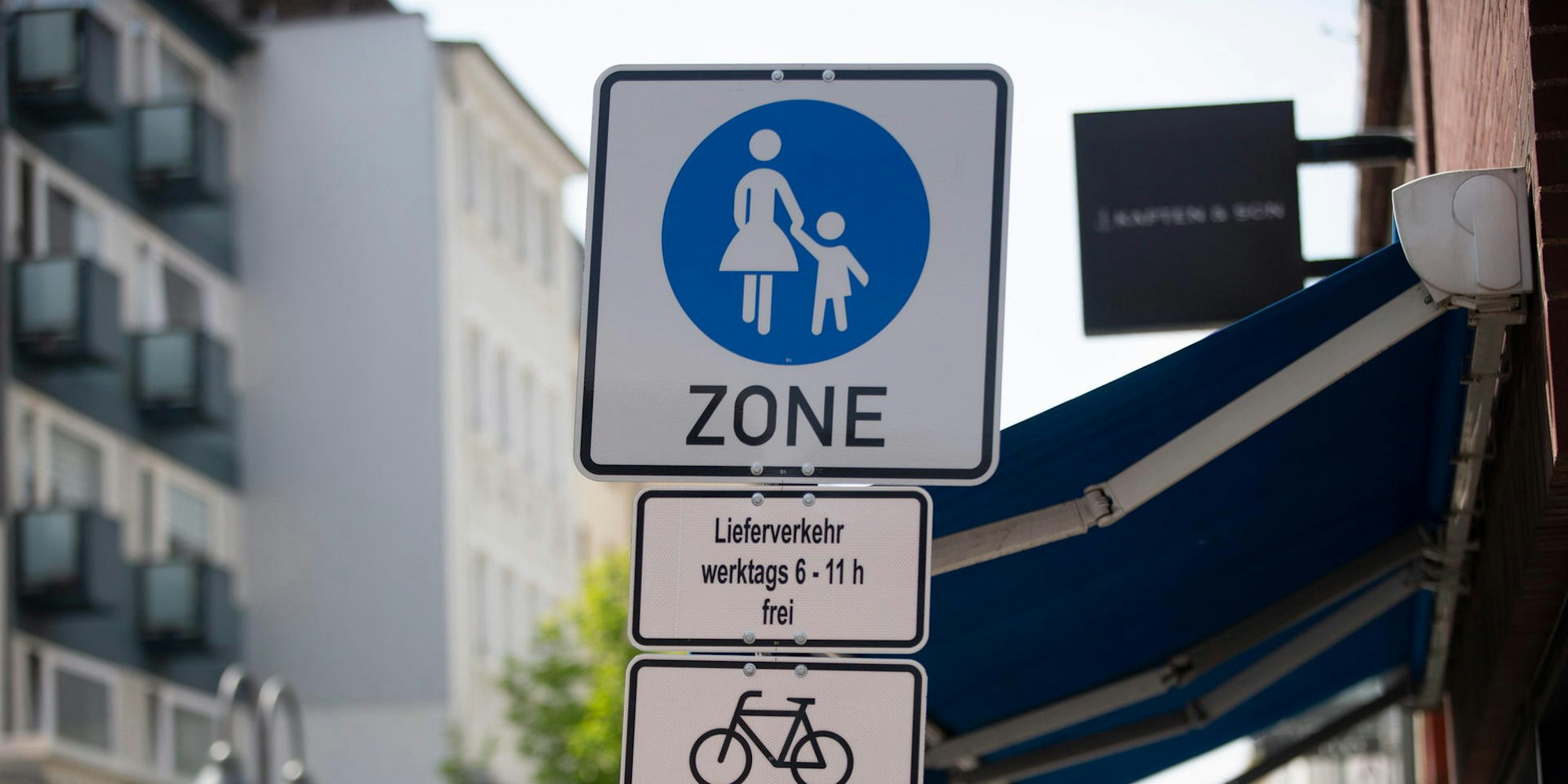 20220427_tb_Ehrenstrasse_Fahrradstrasse_003