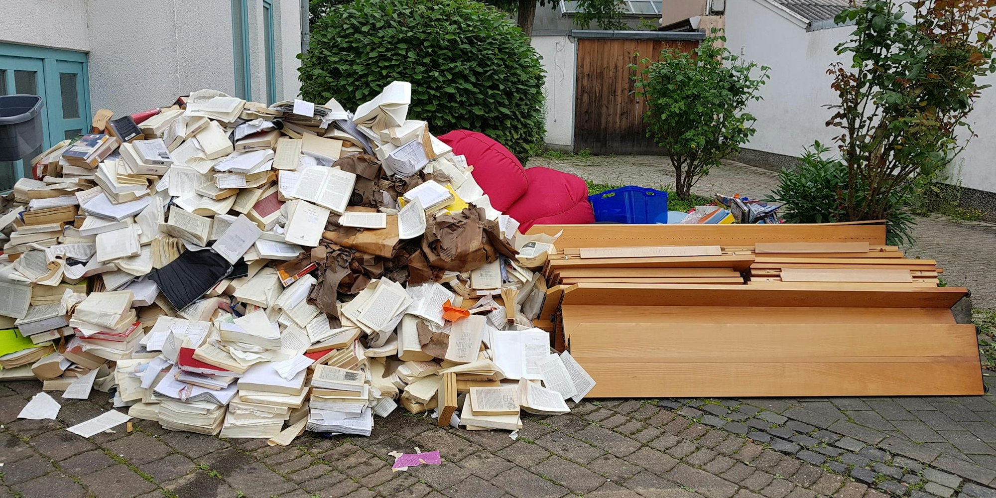 Alfter_Rheinbach_Starkregen_Buecherei_02