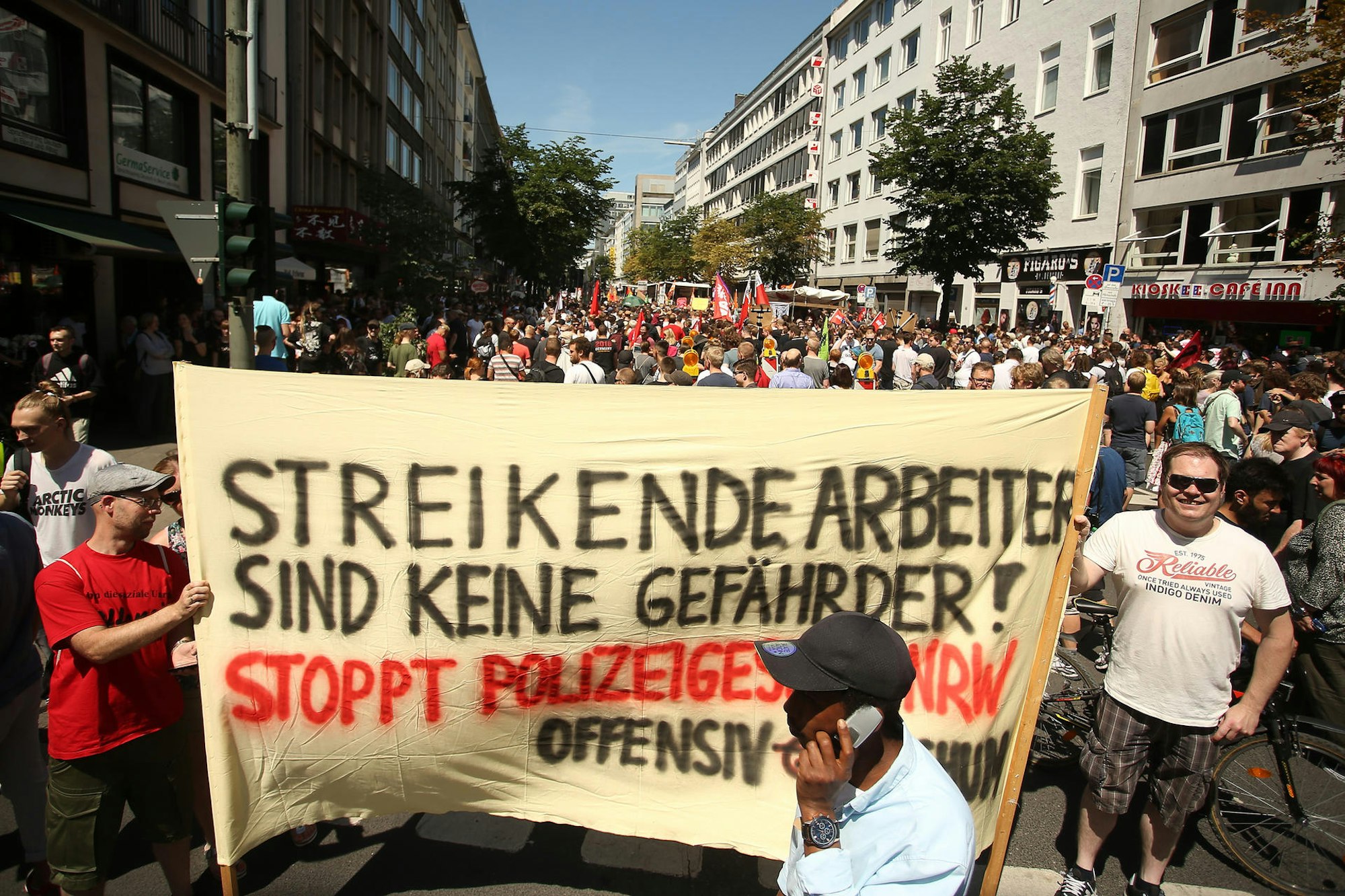 Demo düsseldorf3