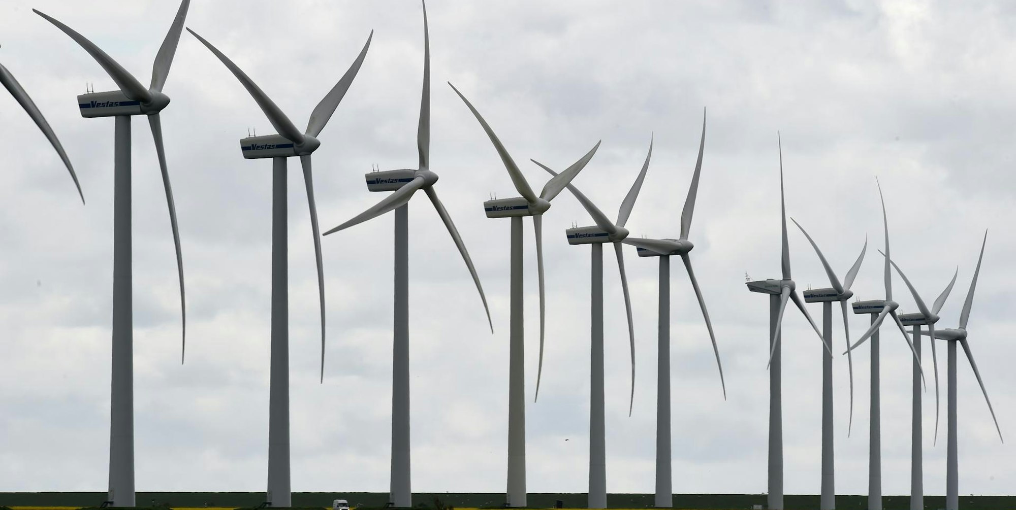 Windräder in einer Reihe