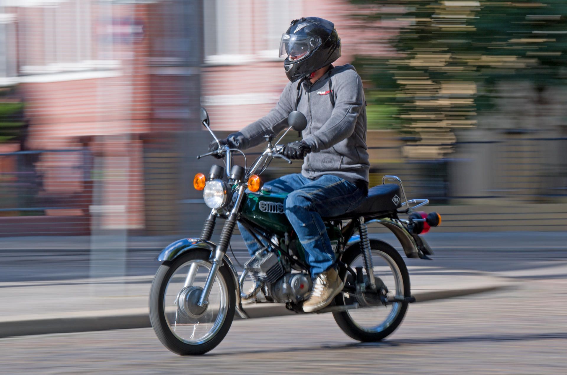 Moped Symbolbild