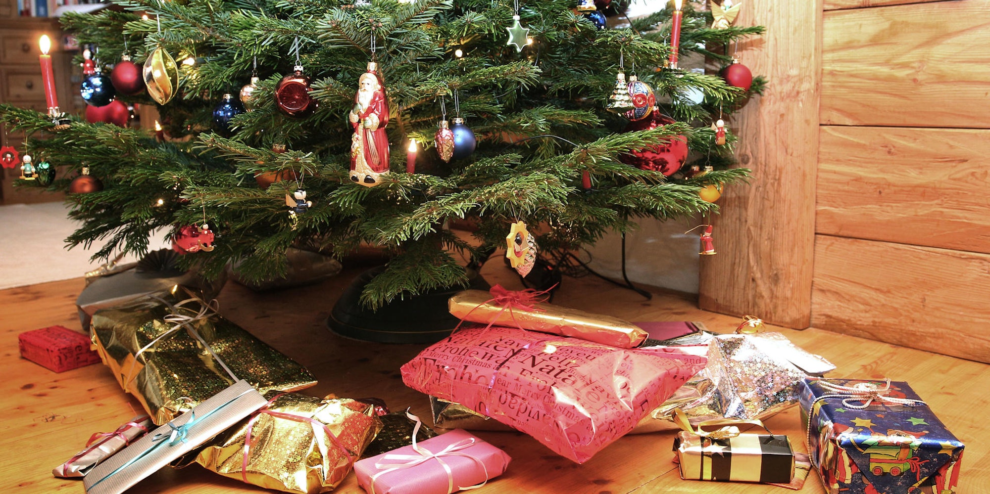 Baum mit Geschenken