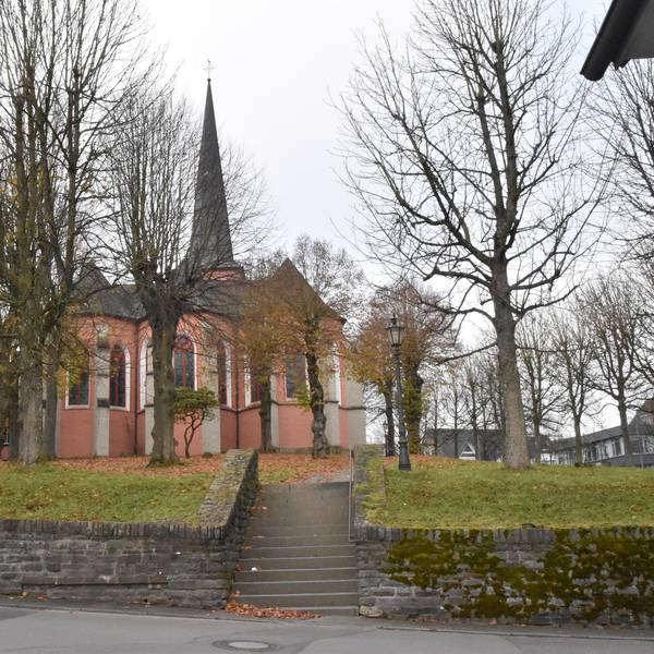 Kirchplatz_Much_Umgestaltung