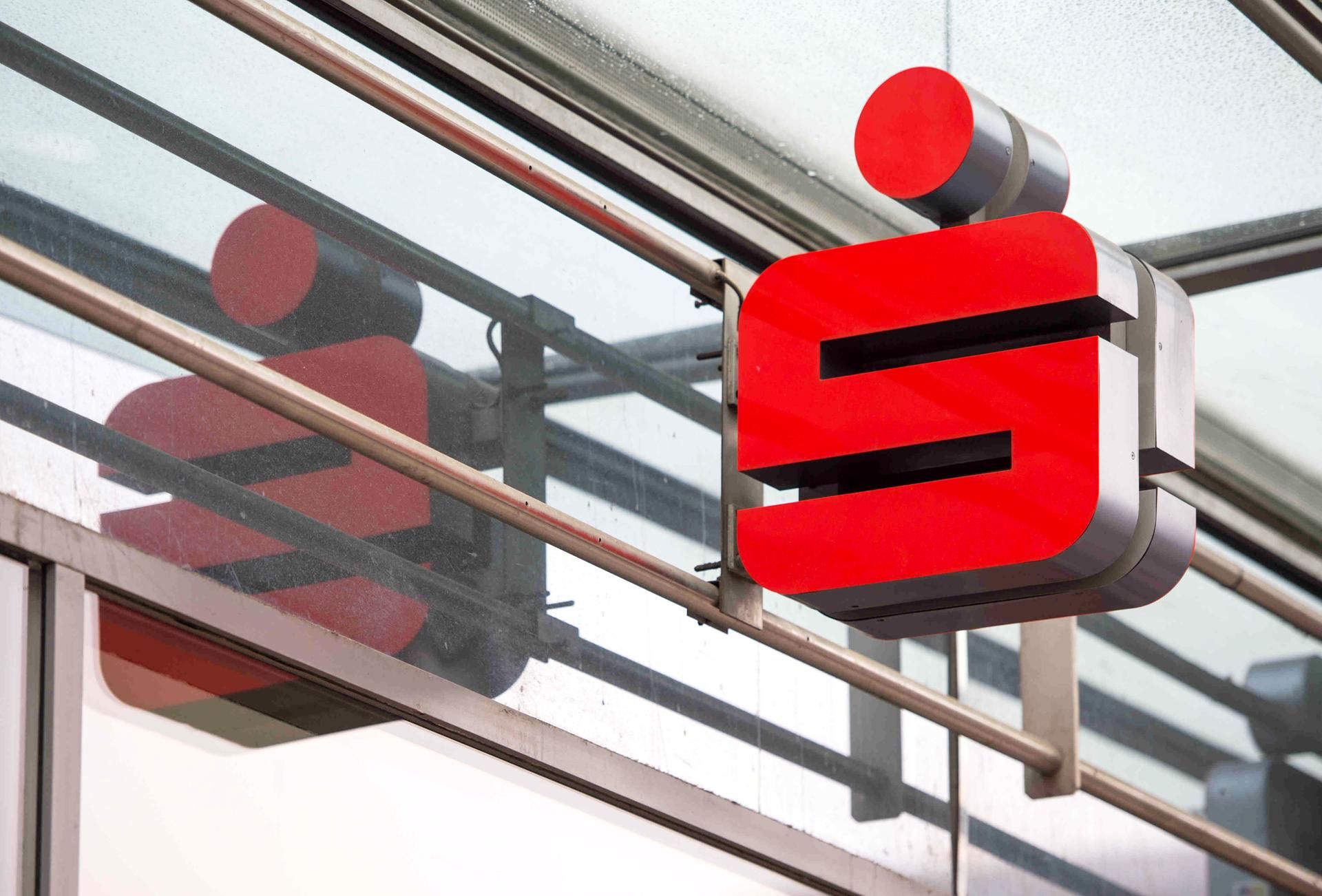 Sparkasse Symbol dpa 140519