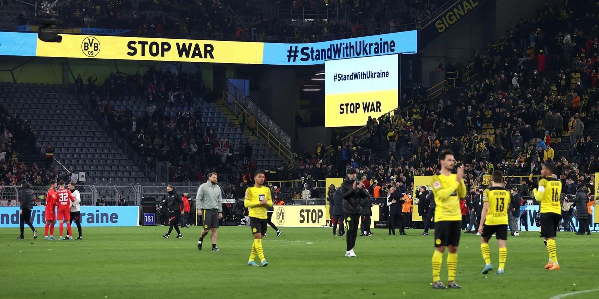 Stop War BVB getty 050422