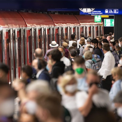 Bahnhof S-Bahn dpa symbol