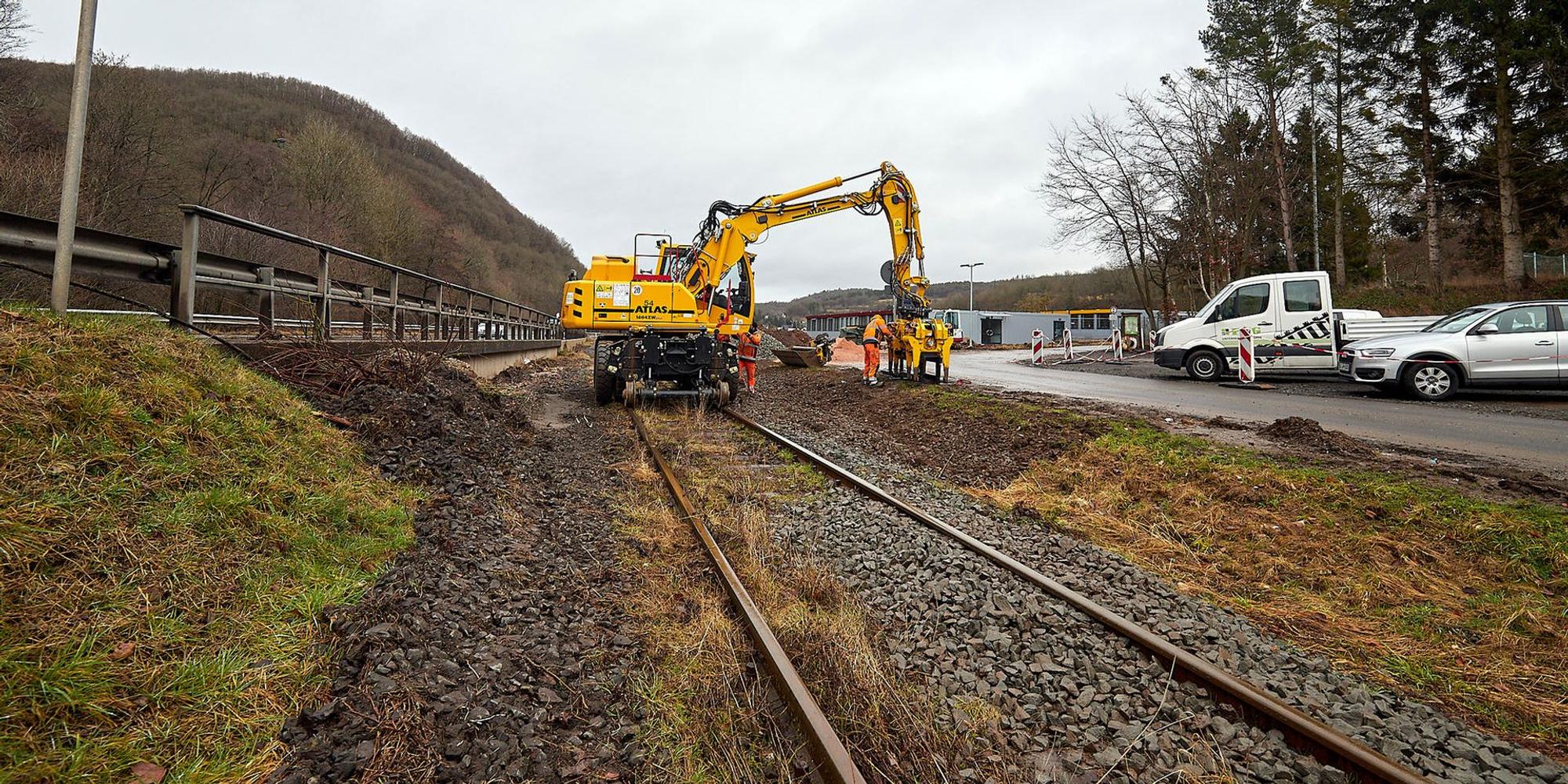 Gleisarbeiten an der Oleftalbahn