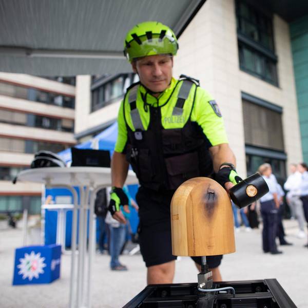 KR Fahrradhelme Hammer-Test