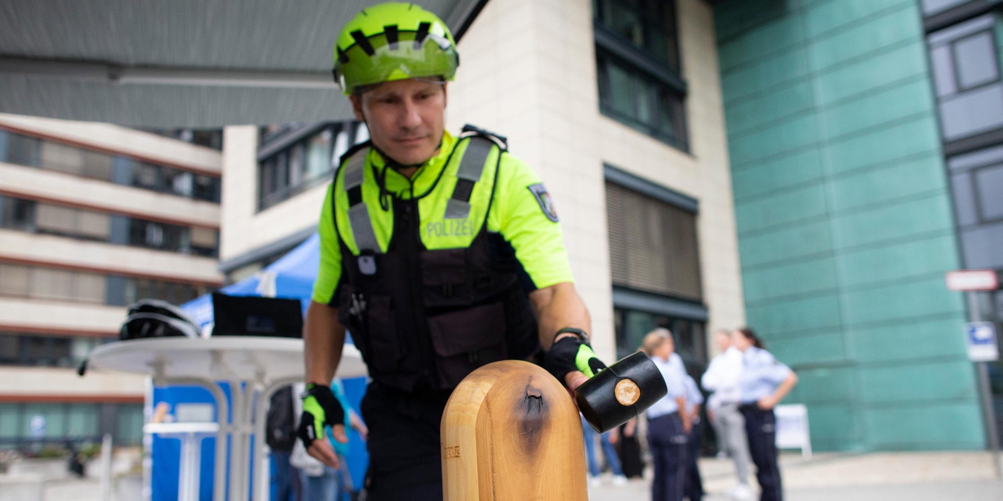 KR Fahrradhelme Hammer-Test