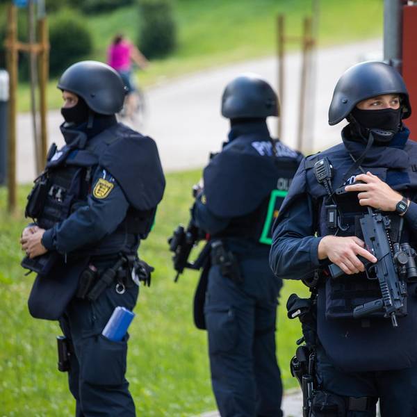 Oppenau bewaffnete Polizisten