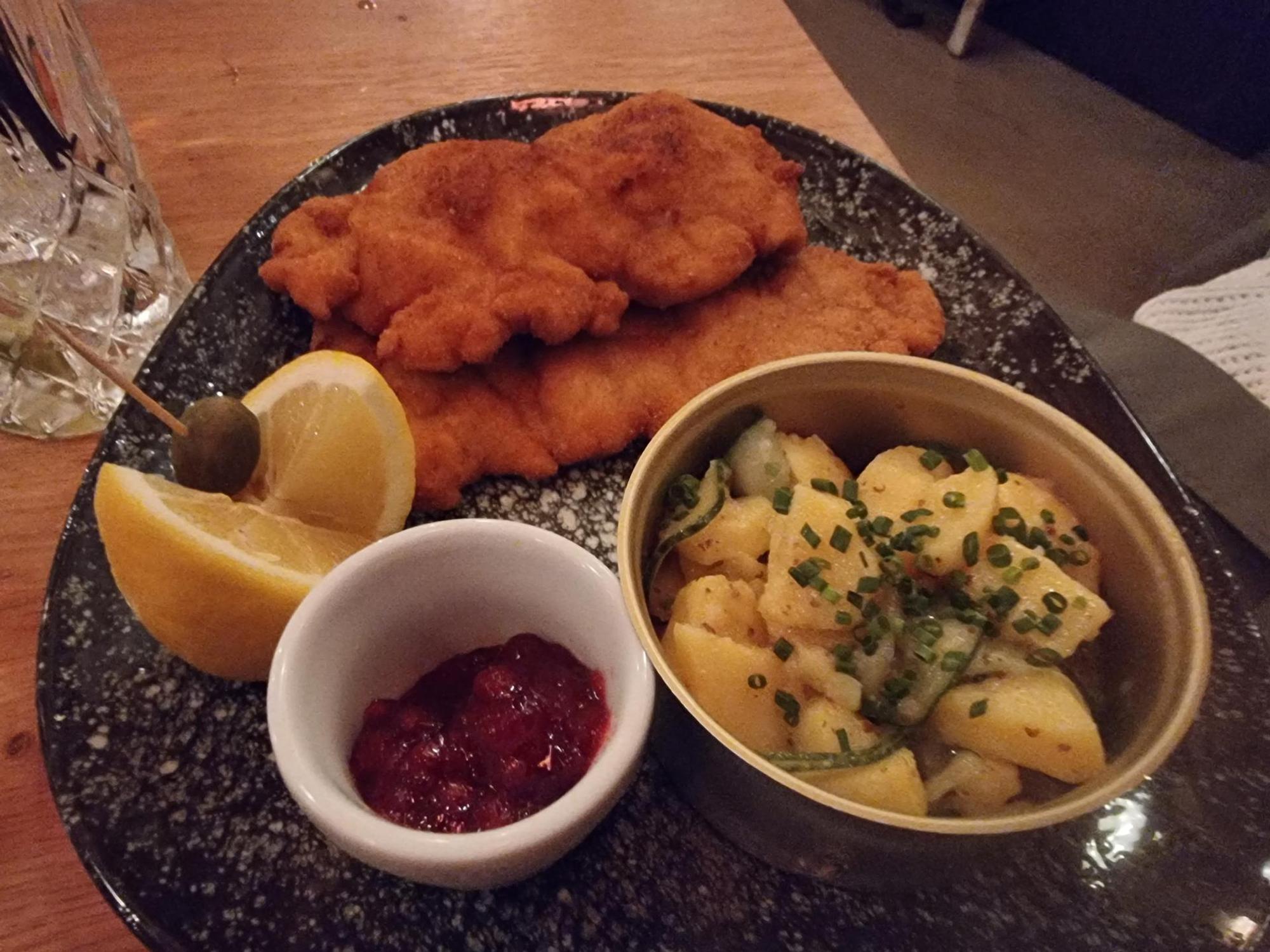 Schnitzel Wiener Art im Lokschuppen
