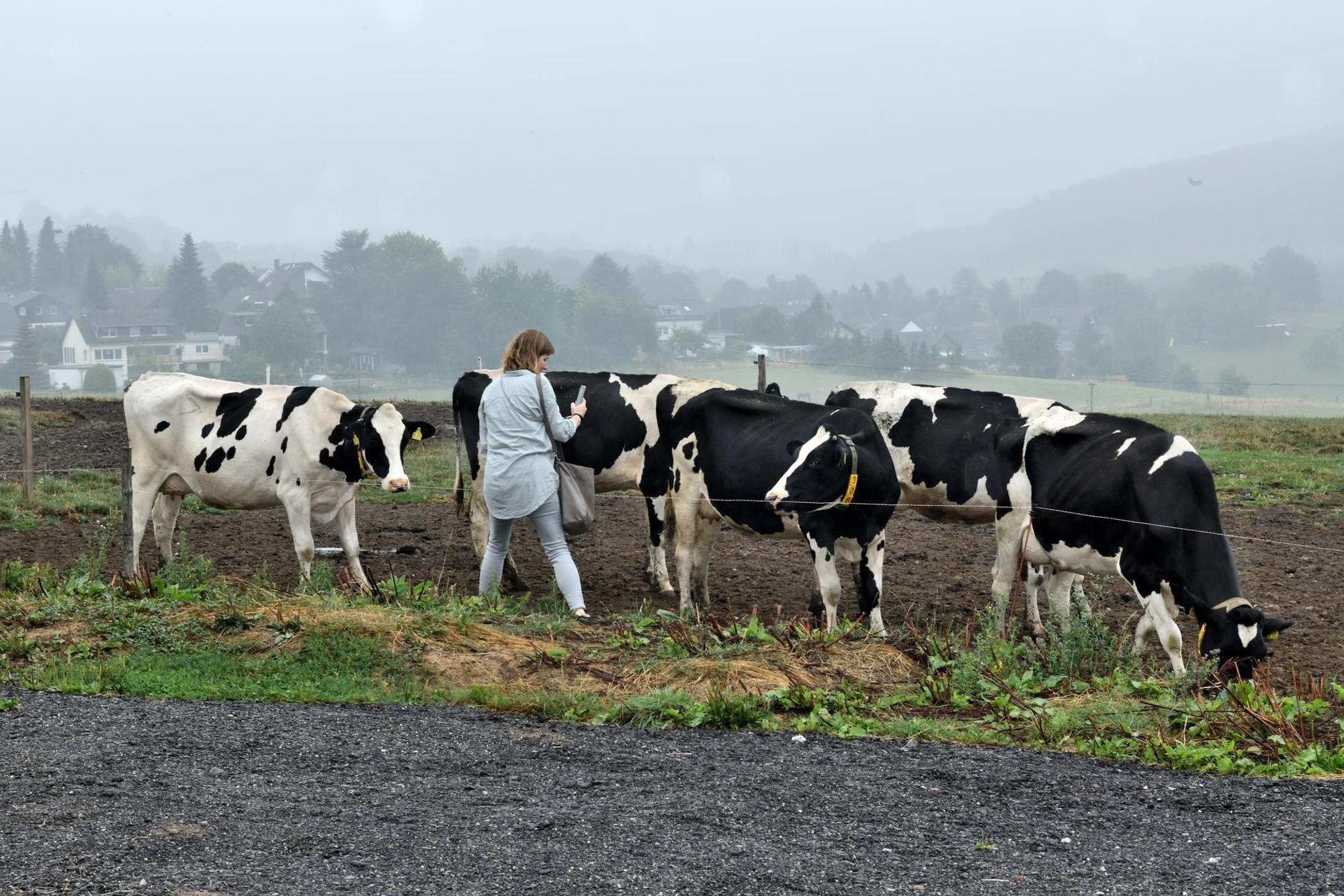 20220805_own_Silke Gorißen Ministerin für Landwirtschaft_zu Besuch auf ErlenhofO_3