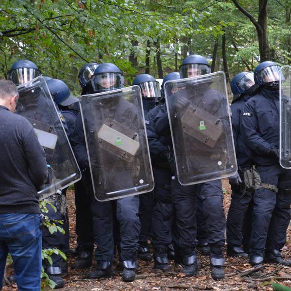 hambacher-forst-beamte