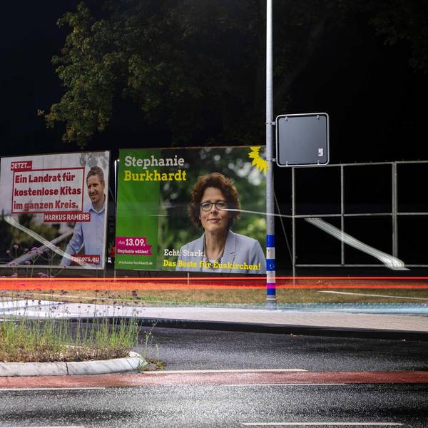 Wahlplakate Euskirchen Nacht
