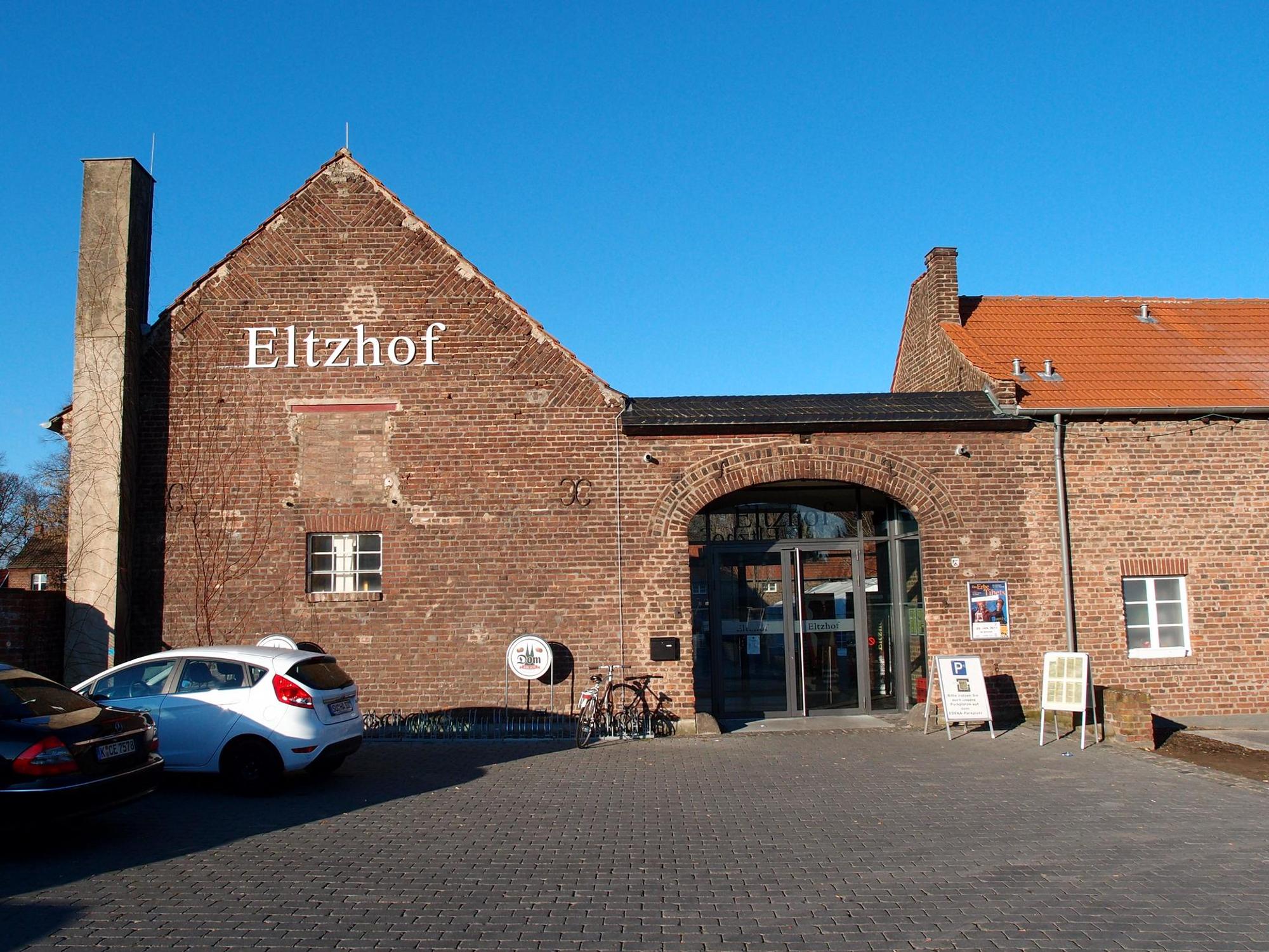 Eltzhof Wikimedia Gordito1869 CC 3.0