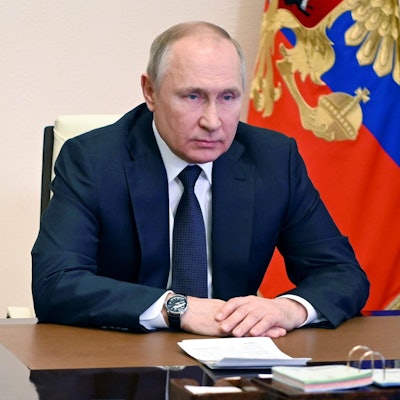 Putin am Schreibtisch in Moskau