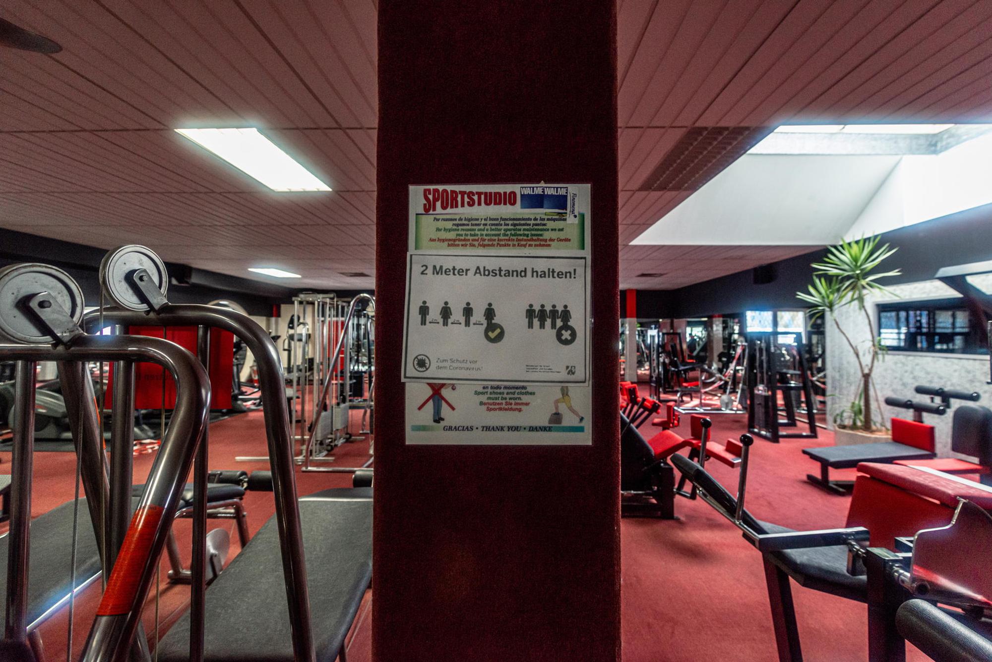 verlassene-orte_sportstudio-baaden_roe_009