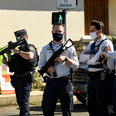 Bewaffnete Polizisten Rambouille