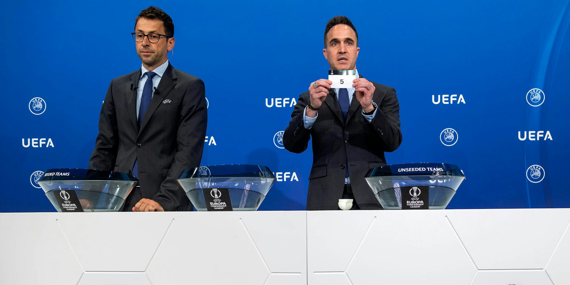 Auslosung in Nyon (1)