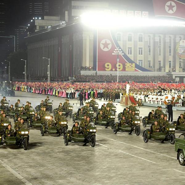 Nordkorea Nachtparade dpa