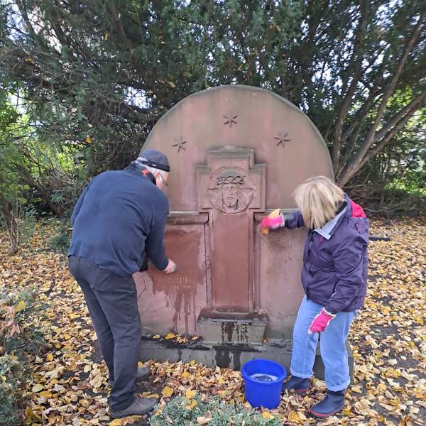Vandalismus Efferen-Grabstein