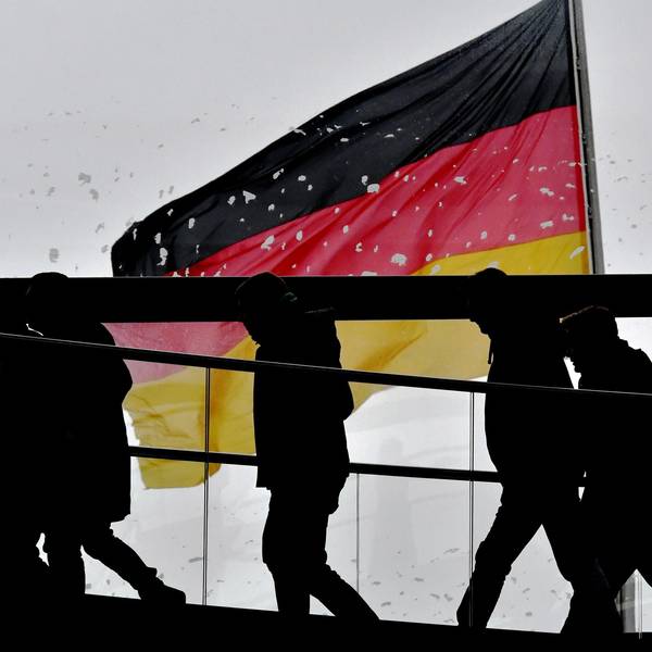 deutsche vor Fahne