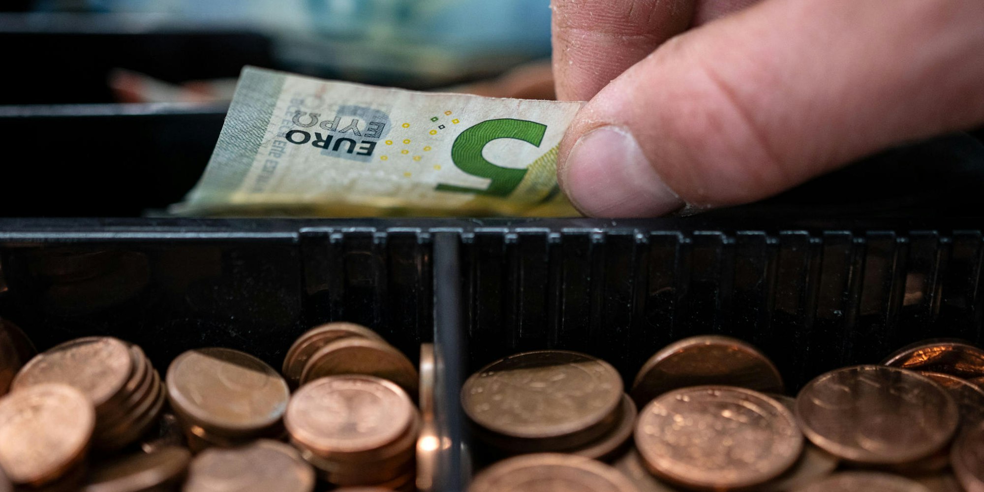 Euro Kasse Symbolbild