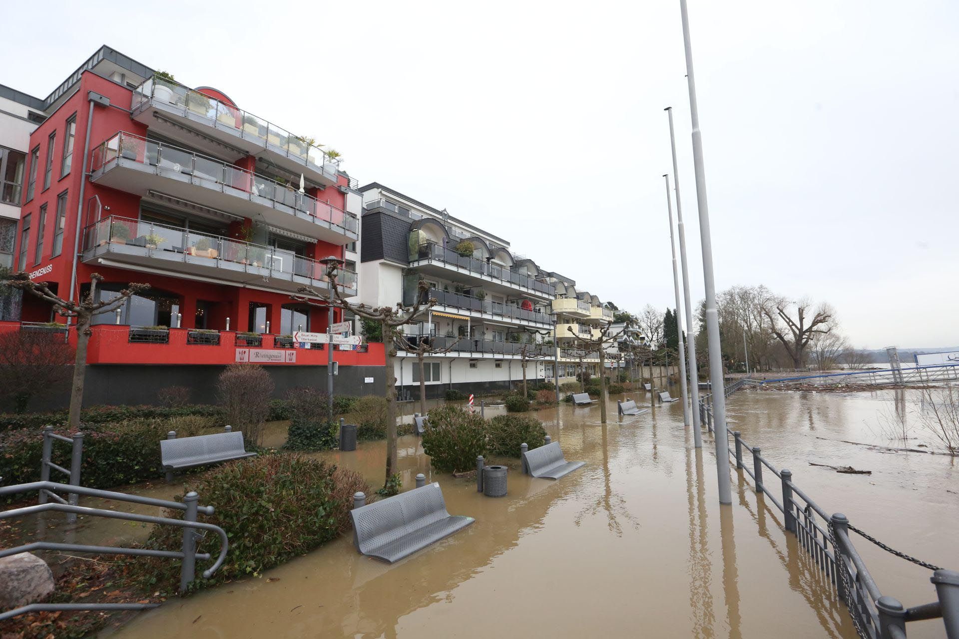 k hochwasser samstag niederdollendorf 5 rkl[11214]