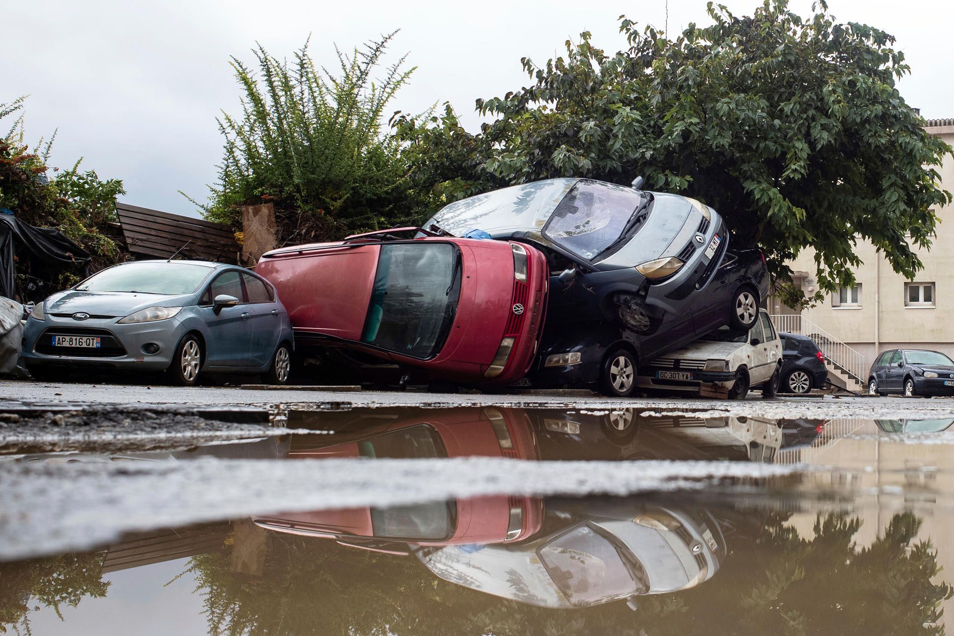 unwetter-frankreich-autos