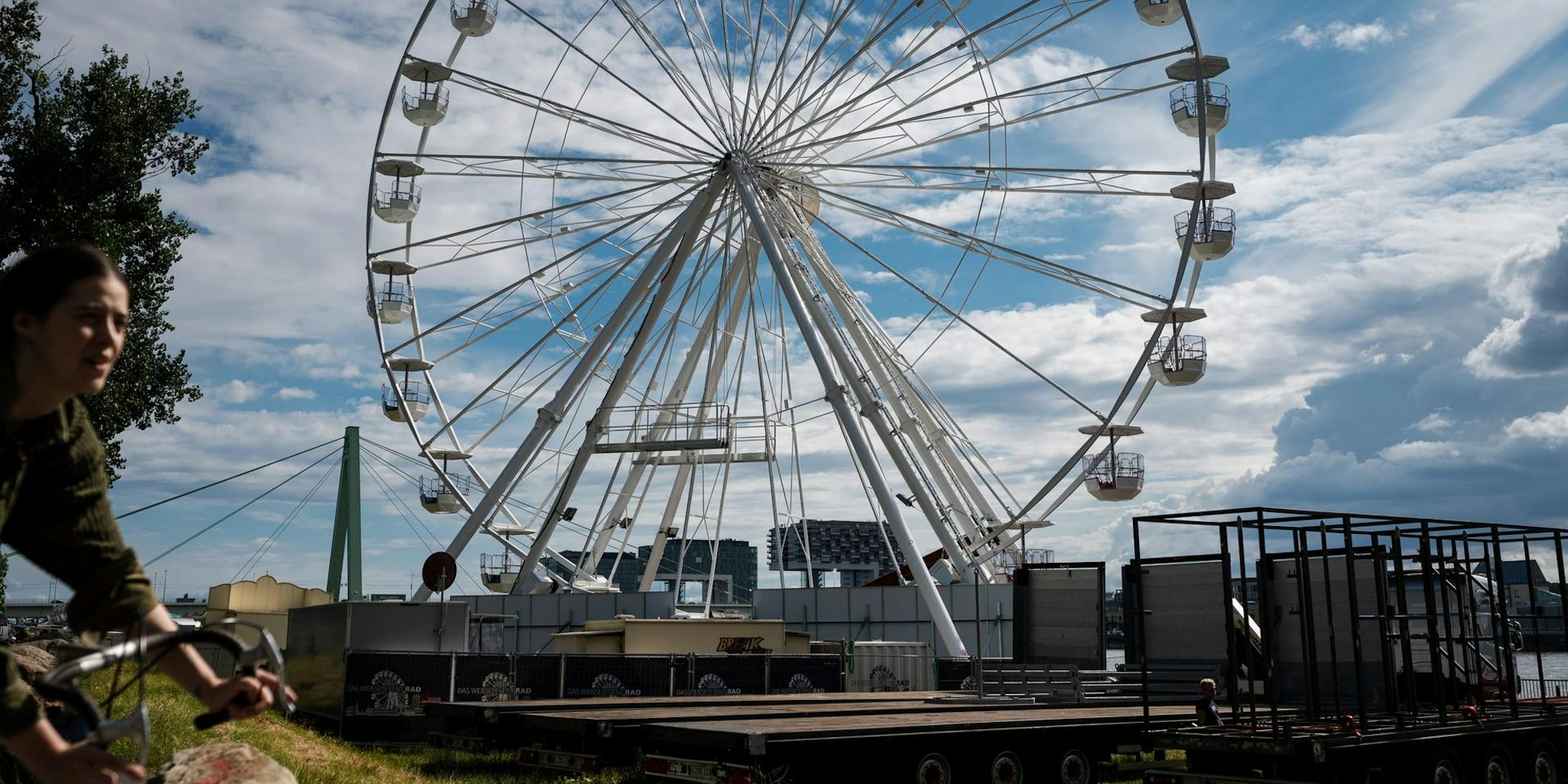 Kirmes auf der Deutzer Werft in Köln
