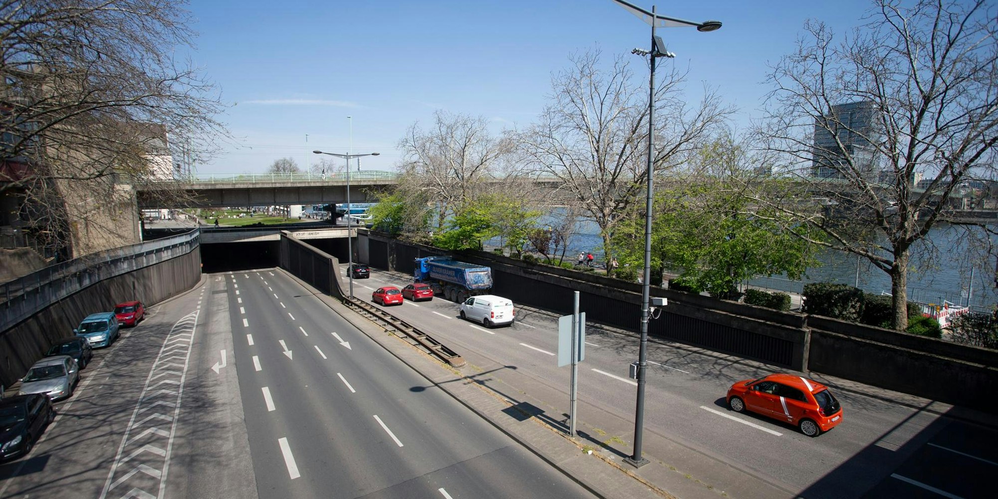 Rheinufertunnel 2 Premium PIC