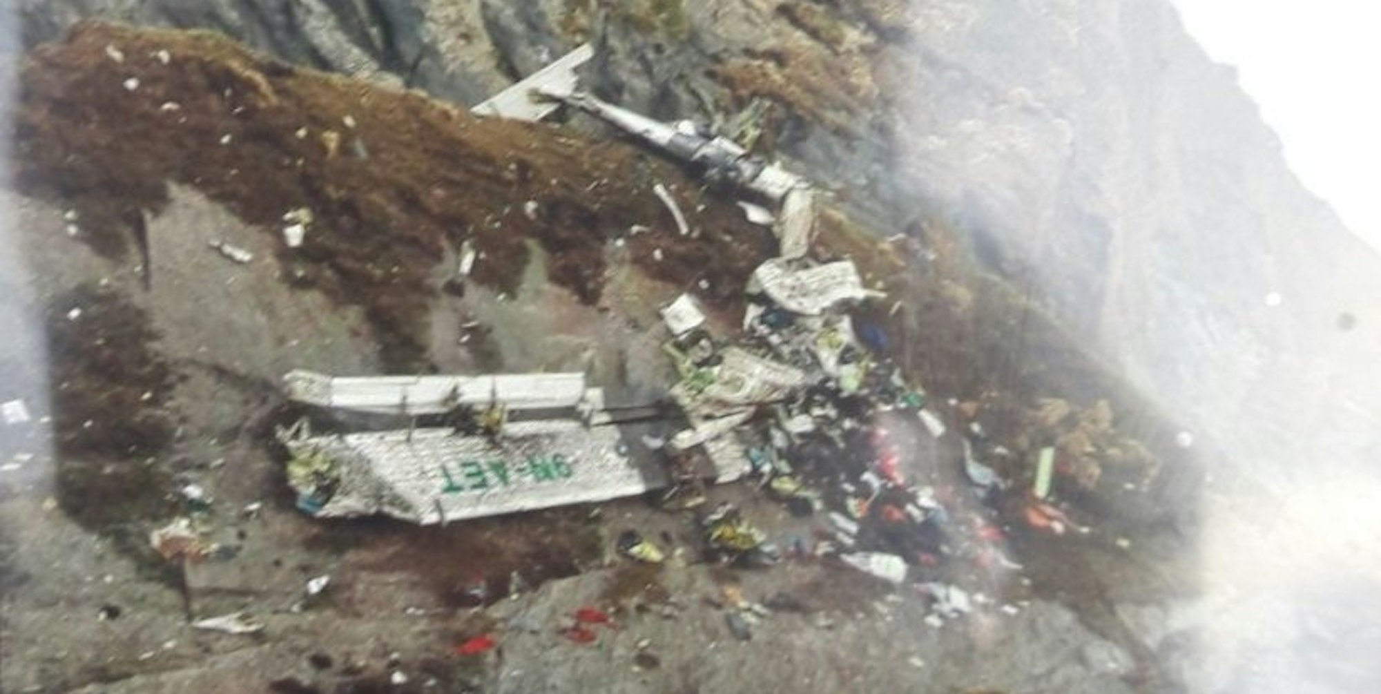 Nepal Himalya Flugzeug 300522
