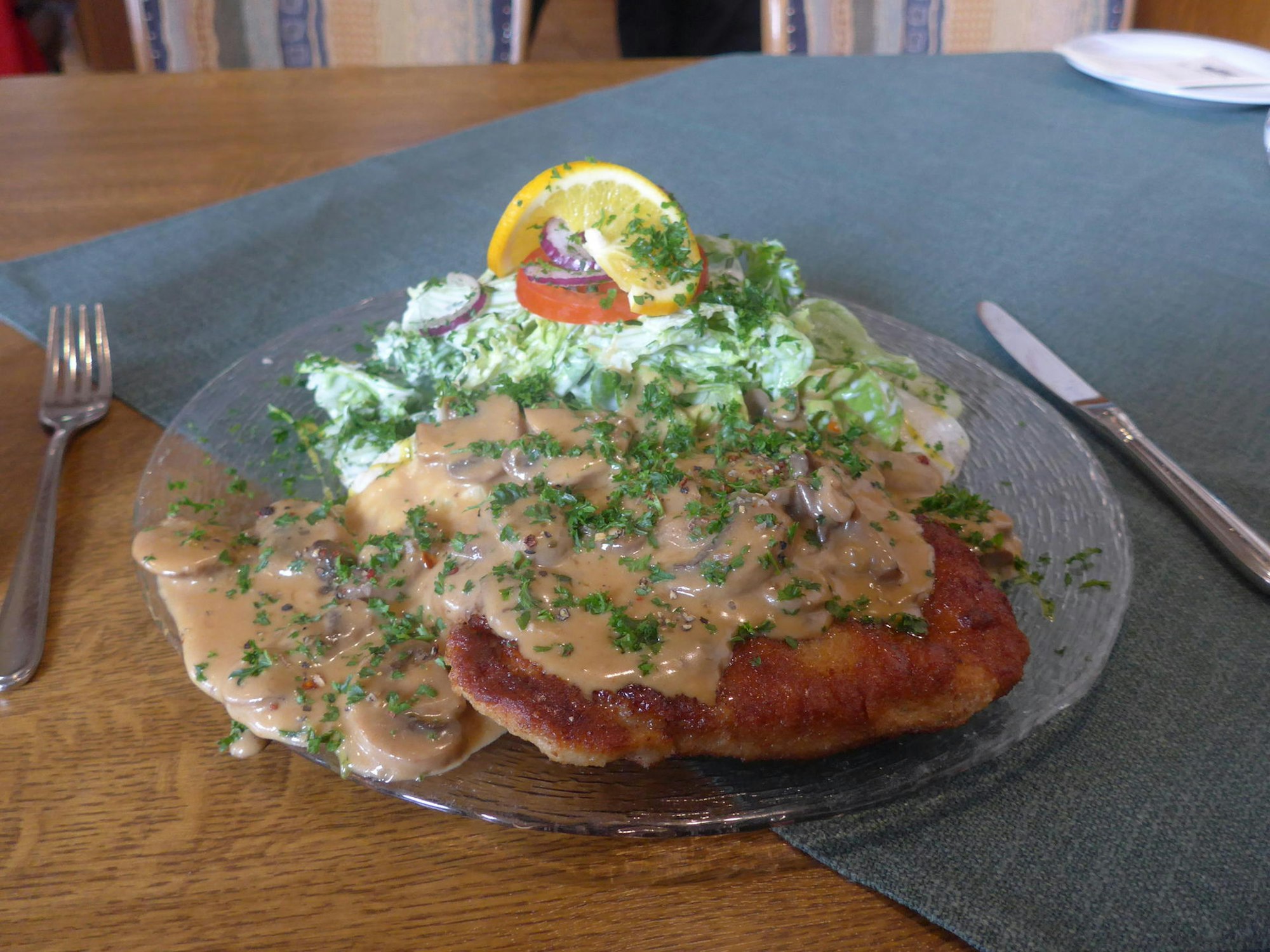 Schnitzel mit Salat