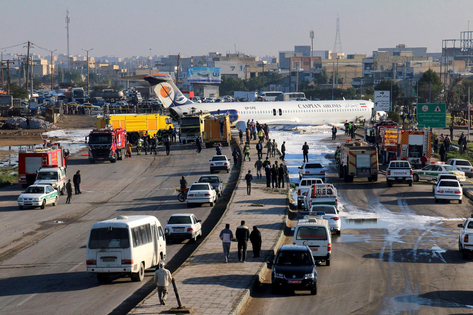 Flugzeug Straße Iran dpa