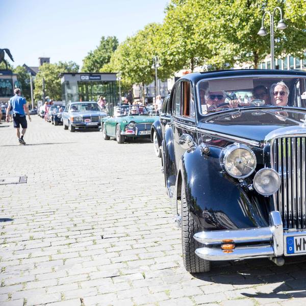 Oldtimer Ralley durch Köln