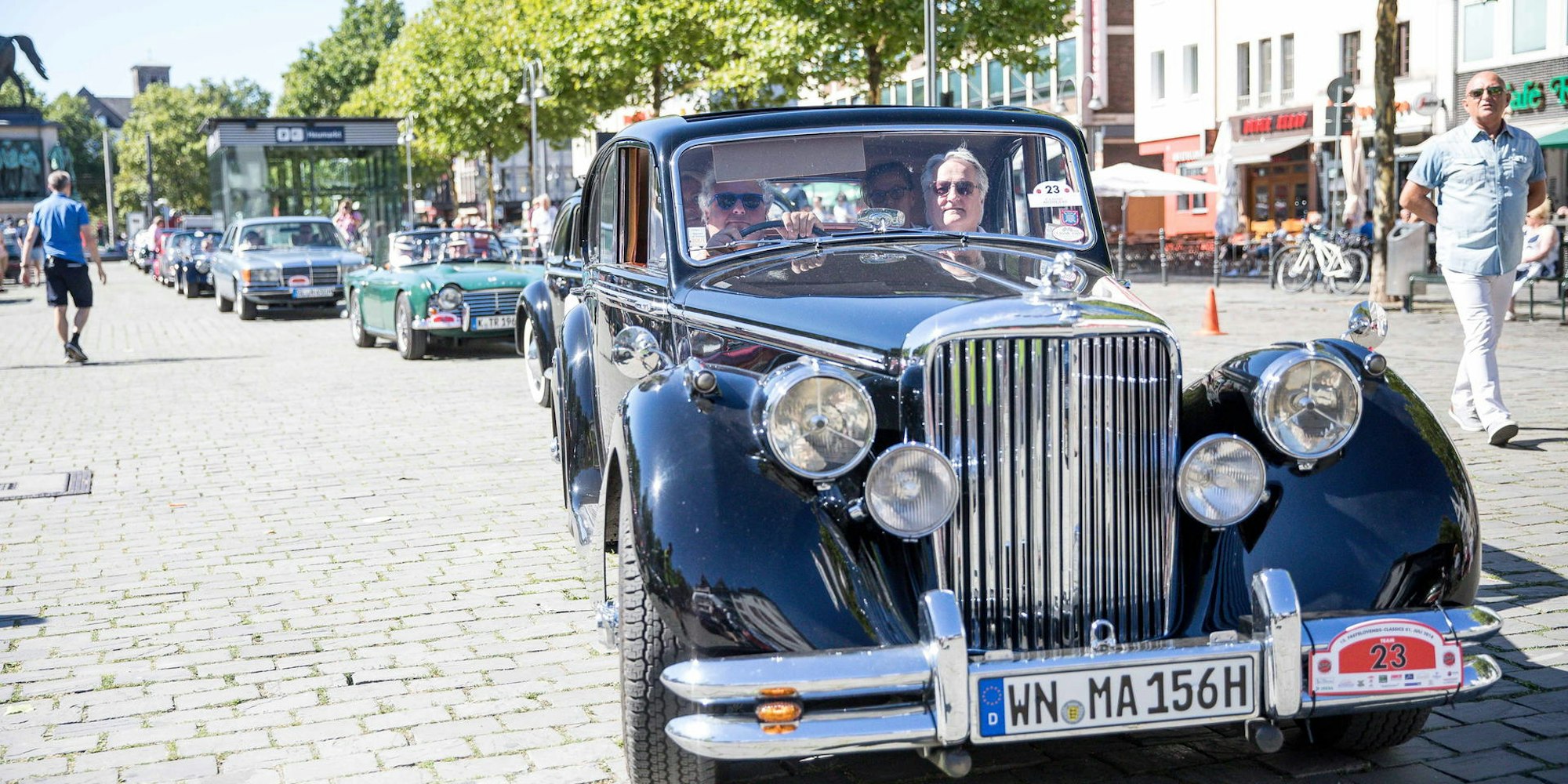 Oldtimer Ralley durch Köln