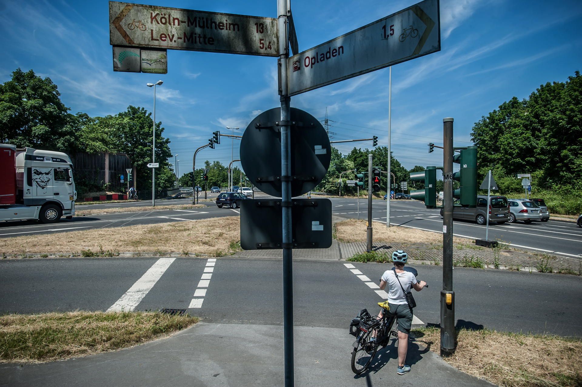 Raoul-Wallenberg-Str-Duesseldorfer-str-RLE_leverkusen160