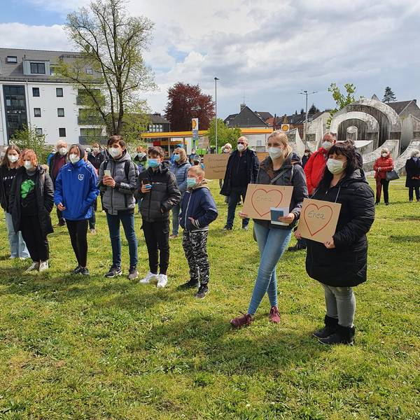 Demo_Kreishaus_albanische_Familie