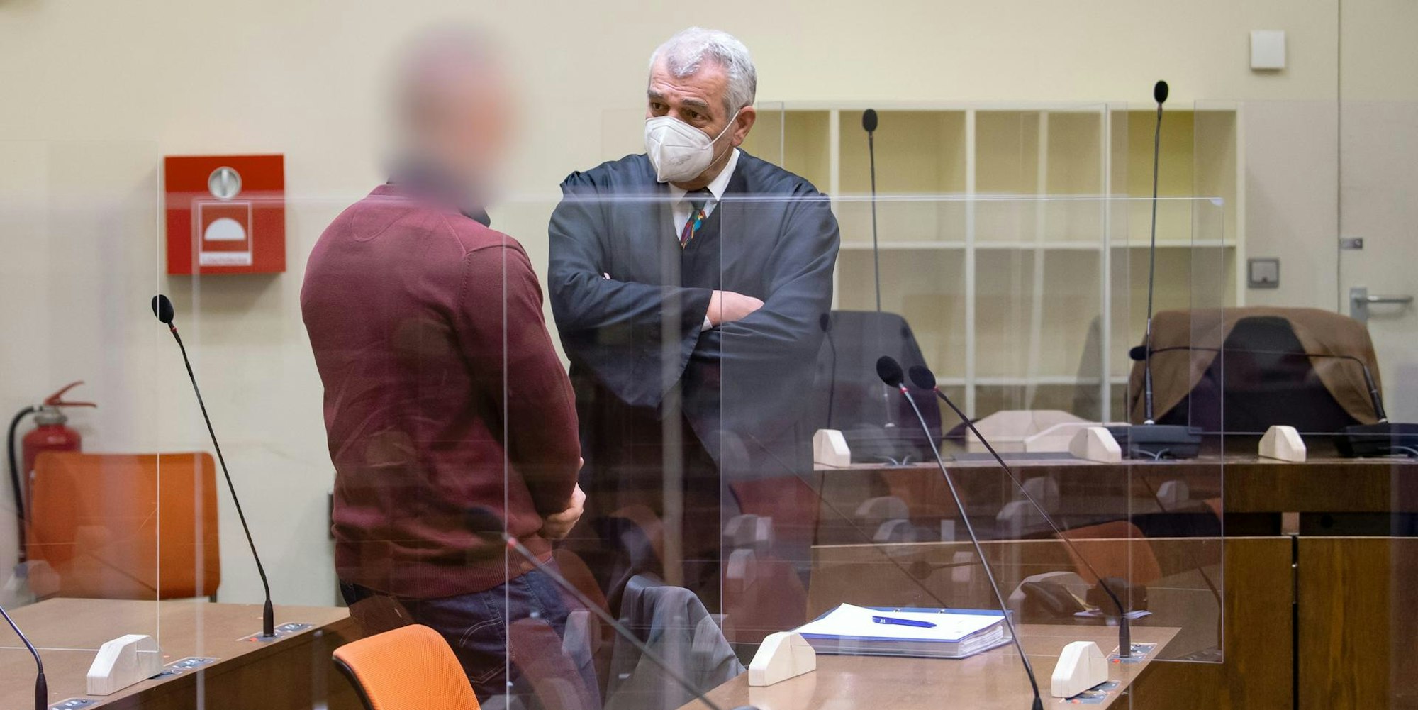 Polizist Hitlergruß dpa 200422