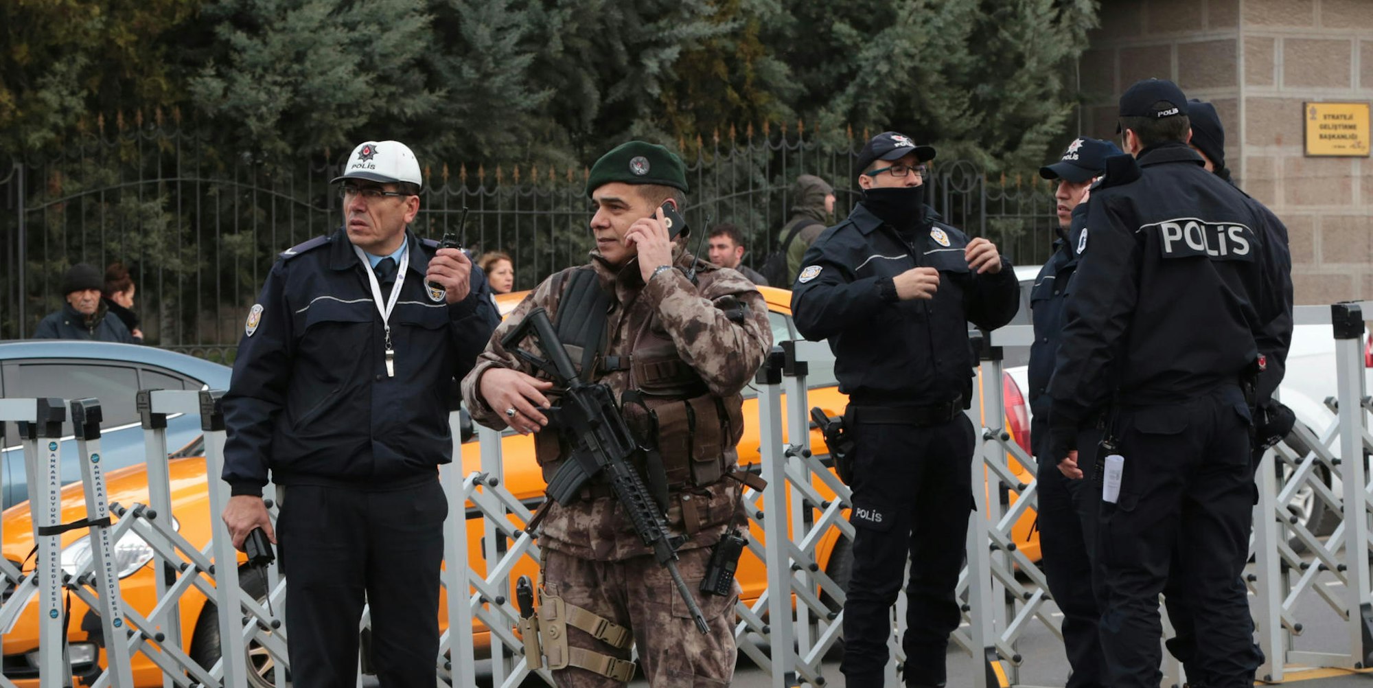 Polizei Türkei DPA 041022