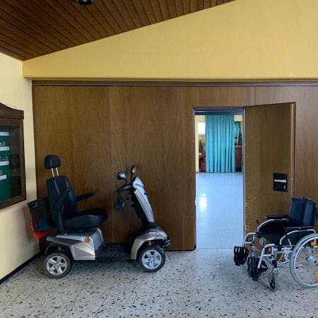 Kreuzberg Tuer alt 251022