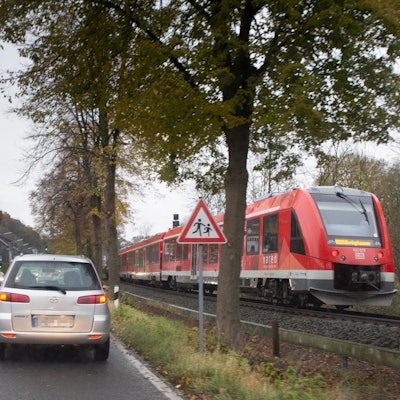 20191113-Symbolfoto-RB_25-Autoverkehr-gie-002