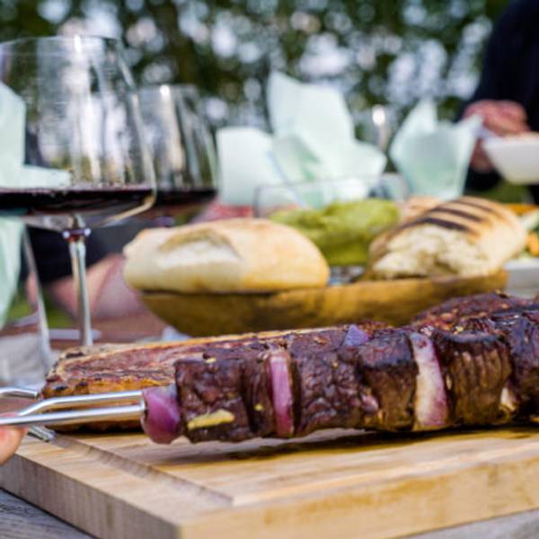 Buch-Grillen-mit-dem-Gasgrill-Rezept-Espetadas-10-750x450