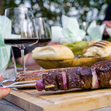 Buch-Grillen-mit-dem-Gasgrill-Rezept-Espetadas-10-750x450