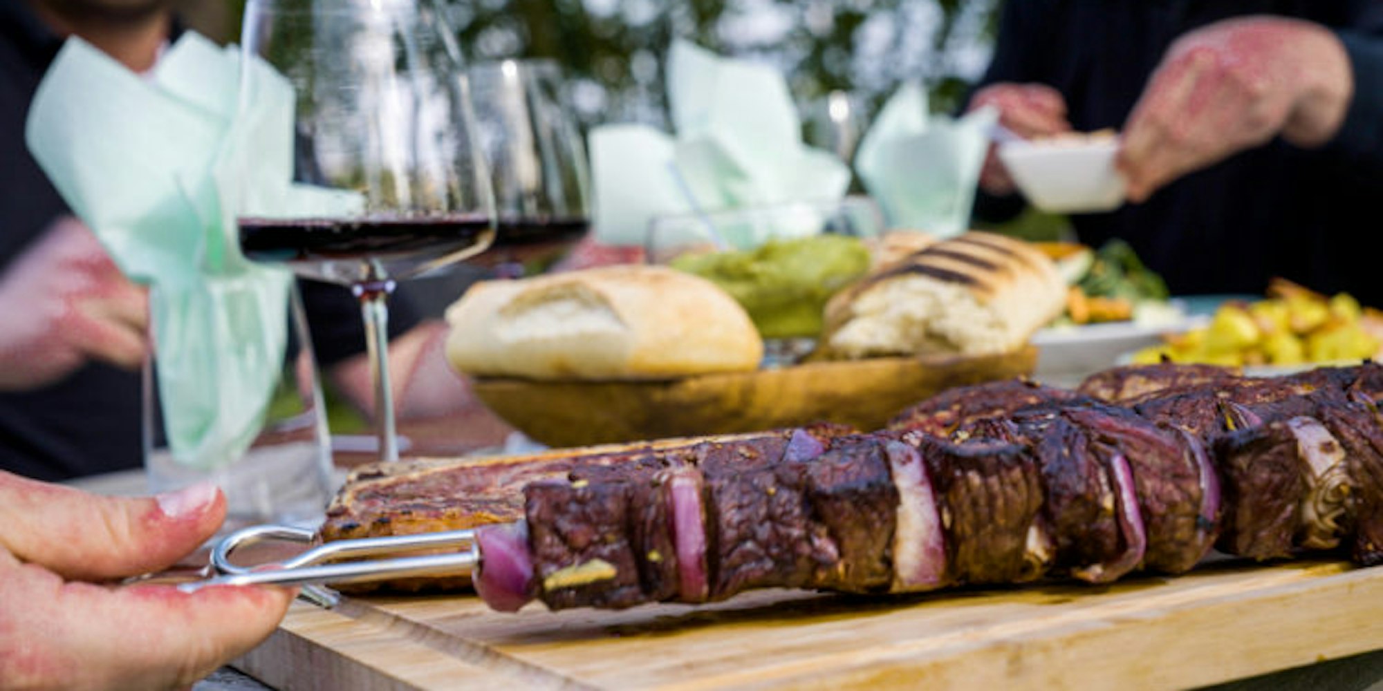 Buch-Grillen-mit-dem-Gasgrill-Rezept-Espetadas-10-750x450